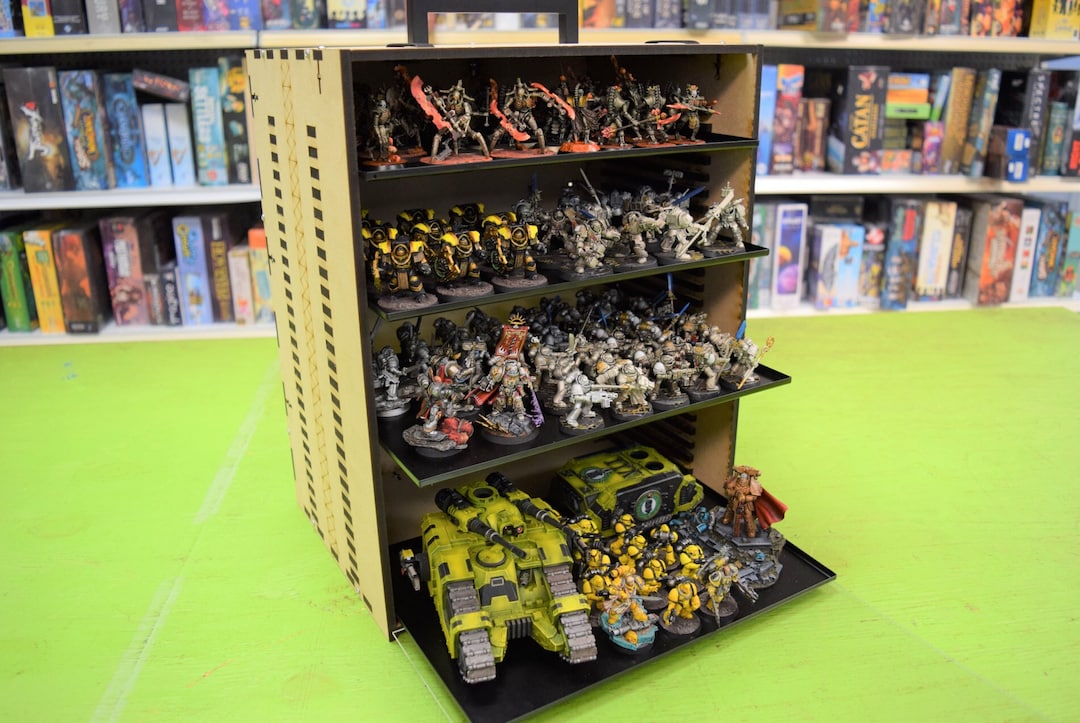 Magcase 2.0 MDF Carrying Case / Display Case for Miniatures