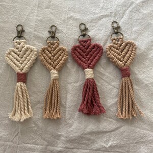 Macrame Keychain (Heart)