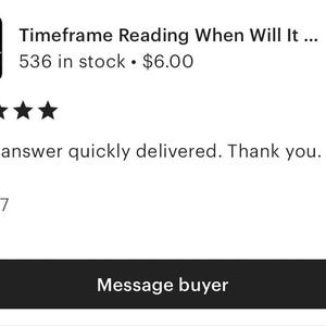 Puede incluir: Una interfaz digital que muestra un listado de producto titulado Timeframe Reading When Will It con un icono cuadrado negro con gr&aacute;ficos de constelaciones blancas, una calificaci&oacute;n de cinco estrellas, una rese&ntilde;a y un bot&oacute;n negro Message buyer.