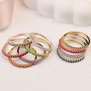 Solid Gold halbe Ewigkeit Birthstone Ring, personalisiertes Geschenk für Mütter, 14K Gold stapelbarer Infinity Birthstone Ring, bestes Geschenk für Mütter