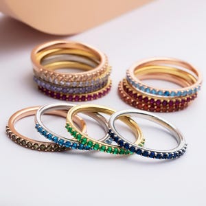 14K Gold Half Infinity Birthstone Ring, personalisierter Ring für Mütter, stapelbarer Eternity Birthstone Ring, Moms Geschenk, bestes Geschenk für Mütter