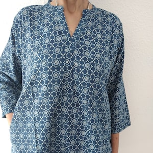 tunique en coton indigo, tenues de villégiature, vêtements d'intérieur, tunique biologique, tunique d'été, haut bohème, kurti indien, kurti en coton, tenue de bain, image 1