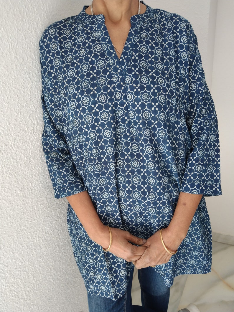 tunique en coton indigo, tenues de villégiature, vêtements d'intérieur, tunique biologique, tunique d'été, haut bohème, kurti indien, kurti en coton, tenue de bain, image 4