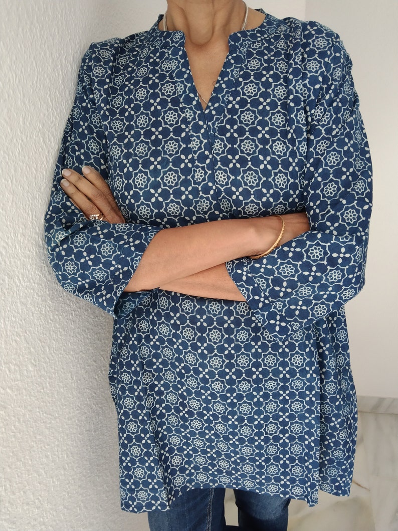 tunique en coton indigo, tenues de villégiature, vêtements d'intérieur, tunique biologique, tunique d'été, haut bohème, kurti indien, kurti en coton, tenue de bain, image 8