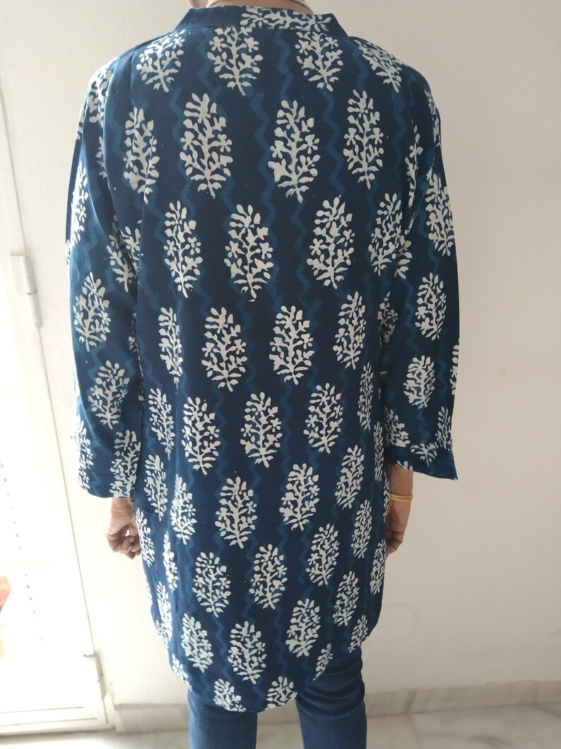 tunique en rayonne, tunique indigo, tunique bio, cadeaux pour elle, articles de villégiature, cadeau de fête des mères, cadeau post-partum pour maman, vêtements de plage, maillot de bain, tunique bohème image 3