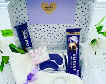 Cosy socks ladies gift box, Pamper hamper for her, Ladies birthday gift, Spa gift, Personalised ladies gift letterbox gifts, gifts for her