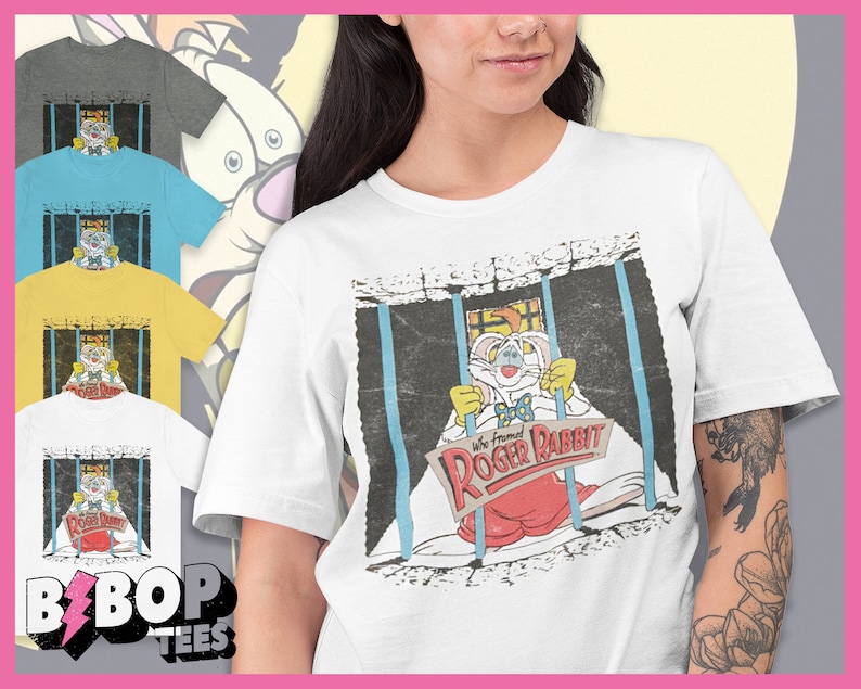 K&ouml;nnte beinhalten: Wei&szlig;es T-Shirt mit einem Vintage-Grafikdruck von Roger Rabbit in einer Gef&auml;ngniszelle. Die Grafik hat einen abgenutzten Look und enth&auml;lt den Text "Wer hat Roger Rabbit hereingelegt?"
