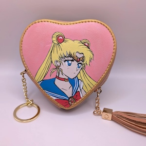 Monedero único de Sailor Moon pintado a mano con diseño en forma de corazón