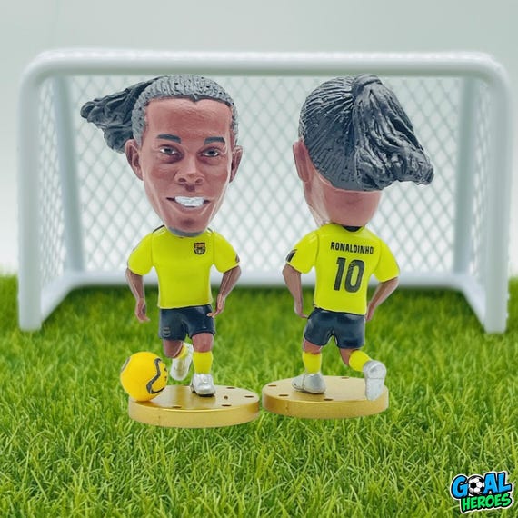 Ronaldinho Figurine – FC Barcelona 2005⁄2006 UCL Kit | Mini