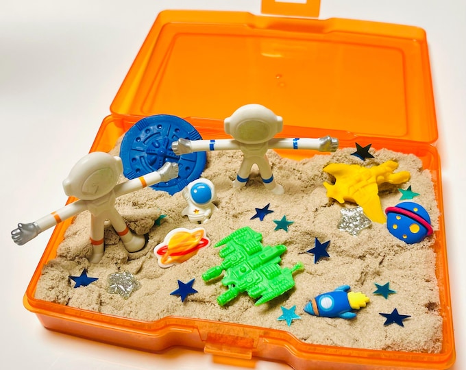 outer space astronauts kinetic sand sensory play kit with storage case perfect gift for kids and for kids travel