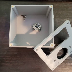 Enclosure for L6-30R and power meter 50-300V 100A used for mining rigs