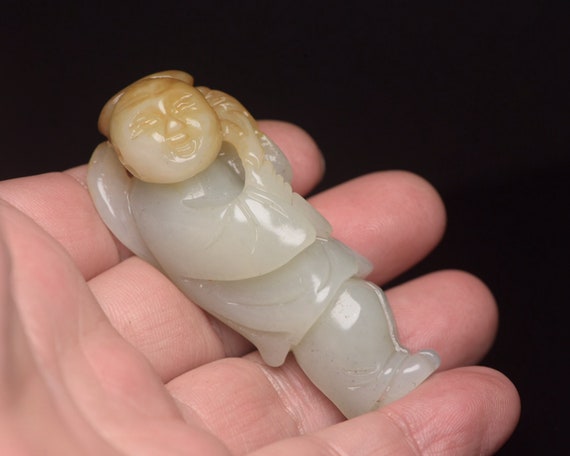 40159 Hetian jade hand-carved children pendant - image 9