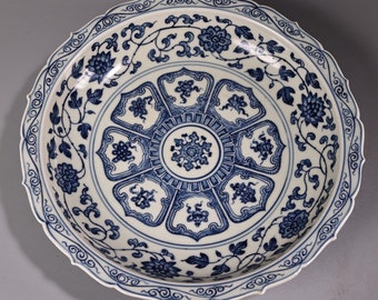 4578 Chinese blue and white porcelain flower design plate