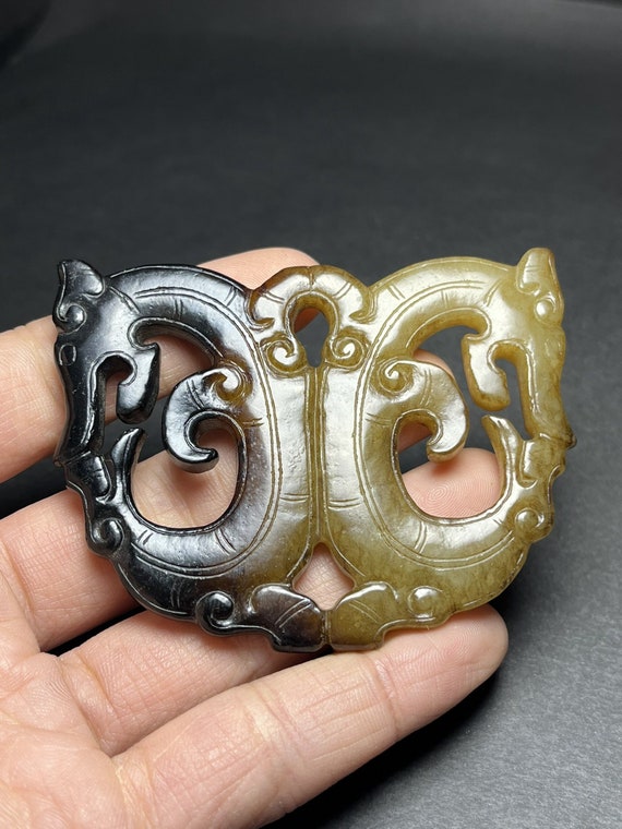 4474 Hetian jade hand-carved dragon pendant - image 1