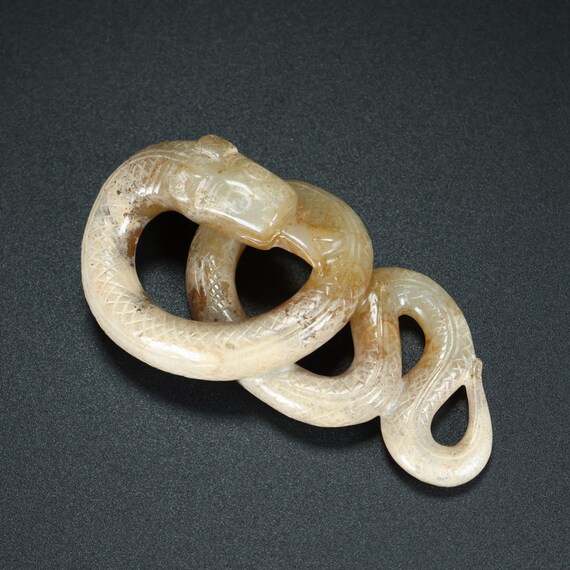 45153 Old chinese hetian jade carved snake pendant - image 2