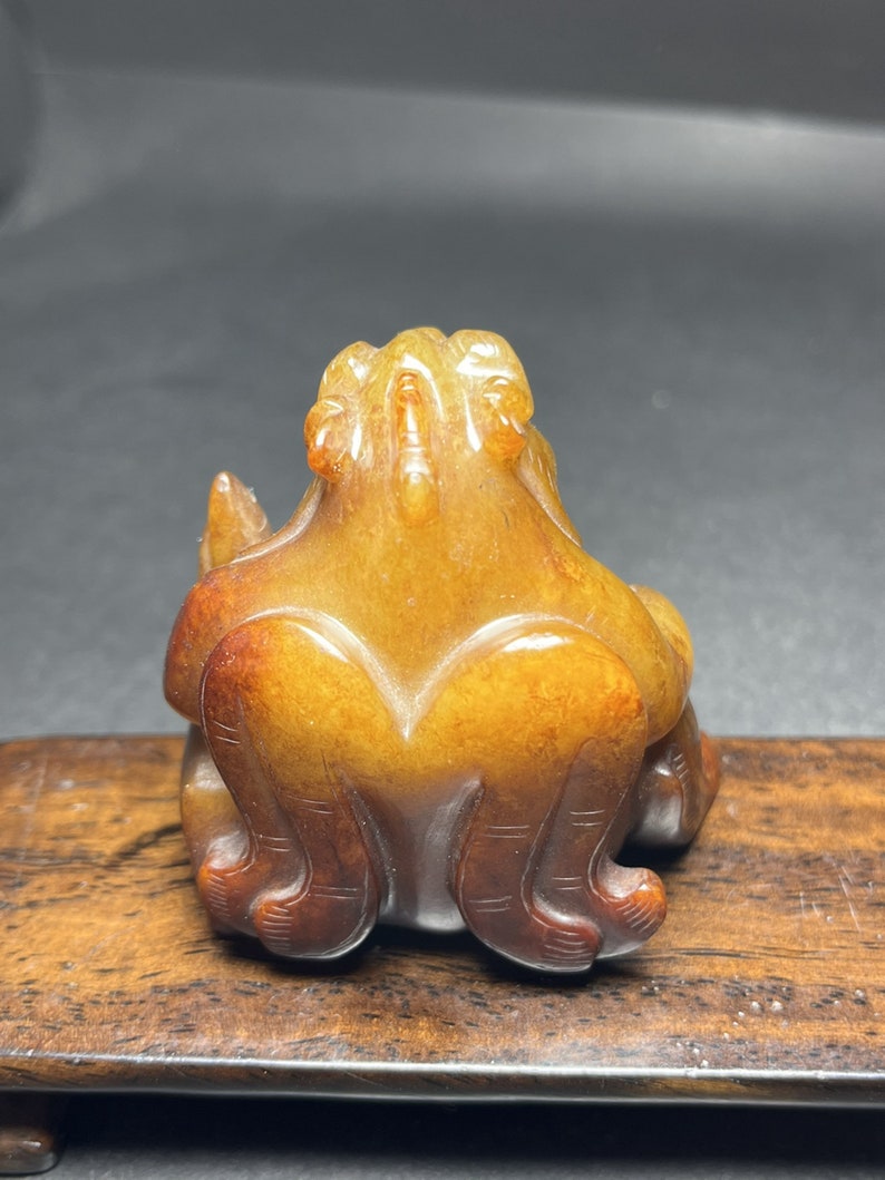 44270 Hetian jade hand-carved auspicious beast pendant image 4