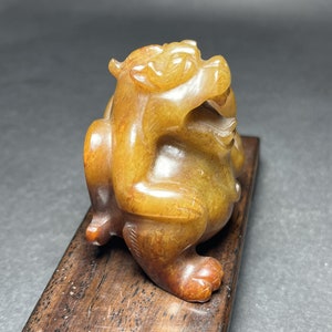 44270 Hetian jade hand-carved auspicious beast pendant image 2