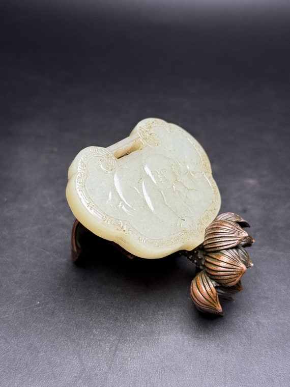 40184 Hetian jade hand-carved pendant - image 3