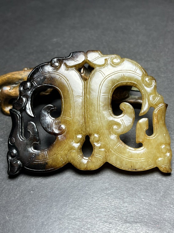 4474 Hetian jade hand-carved dragon pendant - image 6
