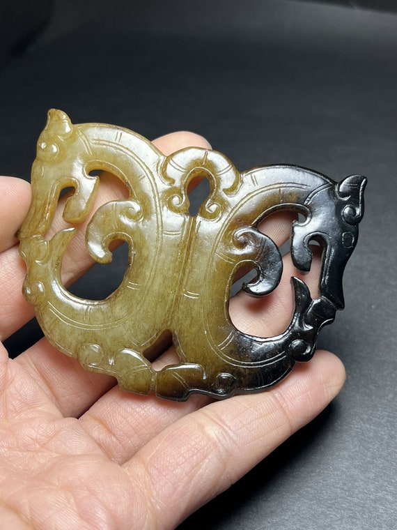 4474 Hetian jade hand-carved dragon pendant - image 9