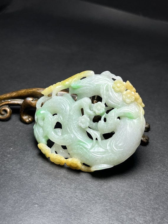 43341 Natural jadeite hand-carved with magpie and… - image 4