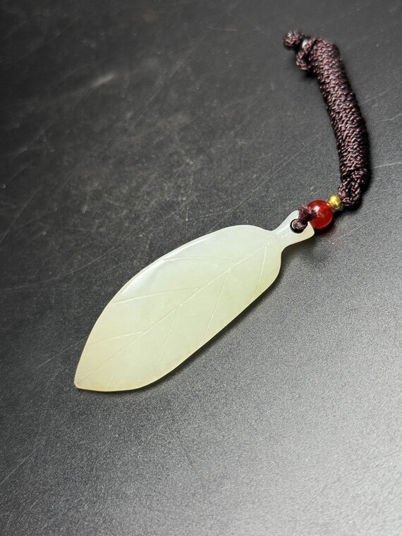 44188 Hetian jade hand-carved leaf pendant - image 3