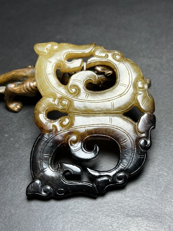 4474 Hetian jade hand-carved dragon pendant - image 3