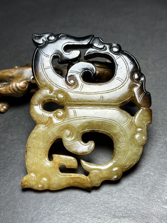 4474 Hetian jade hand-carved dragon pendant - image 7