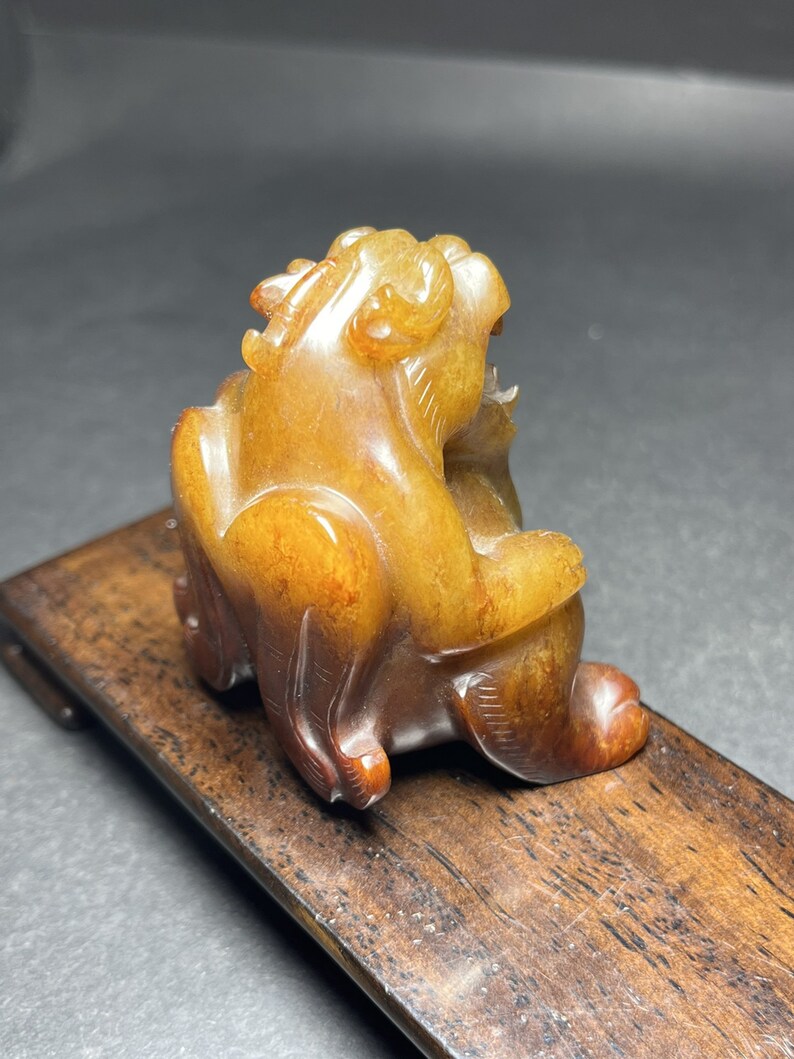 44270 Hetian jade hand-carved auspicious beast pendant image 3