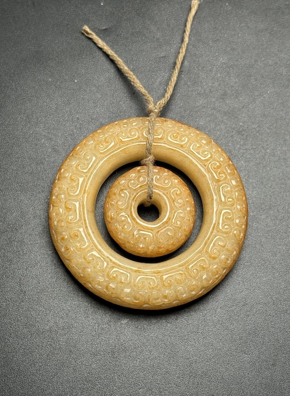 45275 Old Chinese hetian jade lucky pendant