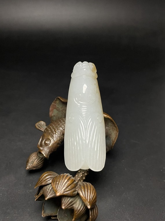 45137 Chinese natural Hetian jade carved cicada pe