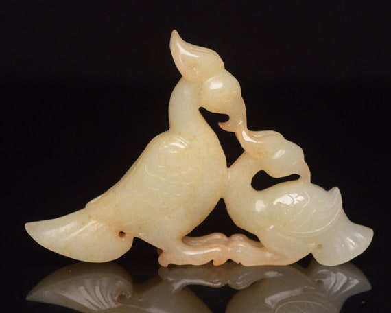 312109 Hetian jade hand-carved bird pendant - image 1