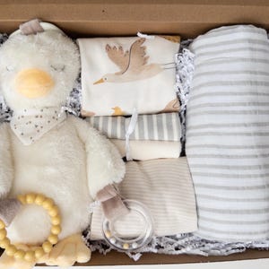 Neutral Baby Gift Box, Plush Toy, Bodysuits, Washcloths, Swaddle Blanket