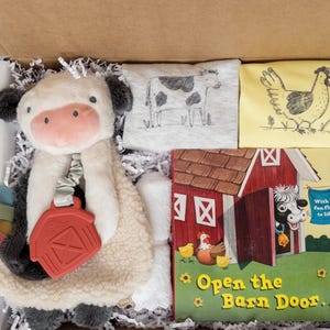 Gender neutral baby shower gift, gender neutral Animal gift box, New baby gift basket, Neutral baby box, Stuffed toy, Book, Bodysuits