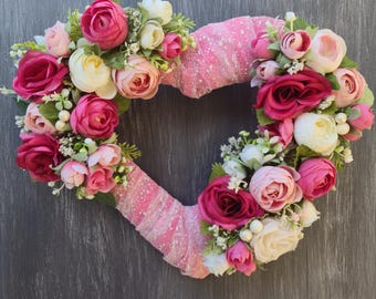 Corona de corazón rosa – Decoración floral de corazón para puerta – Corona de primavera para puerta principal – Corona floral romántica