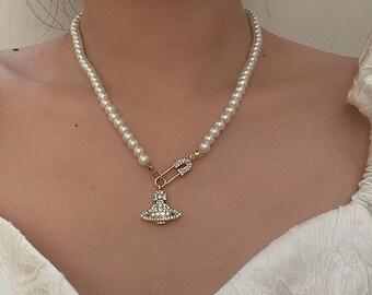 Spaceship Pearl Necklace - Etsy