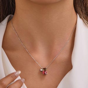 Collar de plata de ley con inicial G: colgante de circonita cúbica, cadena ajustable