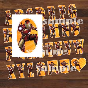 Puede incluir: Letras del alfabeto con tem&aacute;tica de Iron Man y una imagen ovalada de Iron Man sobre un fondo naranja. Las letras son de color naranja con un gr&aacute;fico de Iron Man. La palabra "sample" es parcialmente visible.