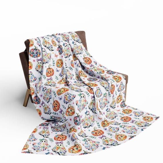 Halloween Fleece Blanket: Spooky Fall Decor Throw