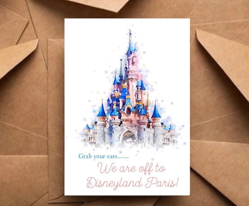 Annuncio di vacanza a sorpresa carta magicamente ispirata Disneyland Paris vacanza vacanza sorpresa rivela carta personalizzata regno magico immagine 1