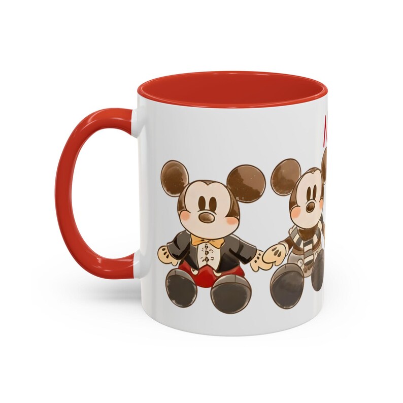 Taza de café con detalles de Mickey Mouse a través de los tiempos / Opción de nombre personalizado imagen 3