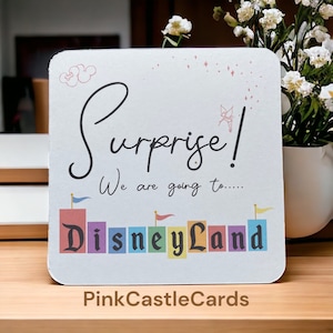 Anúncio de feriado surpresa cartão inspirado magicamente Disneyland Paris wdw cartão surpresa de férias personalizado reino mágico