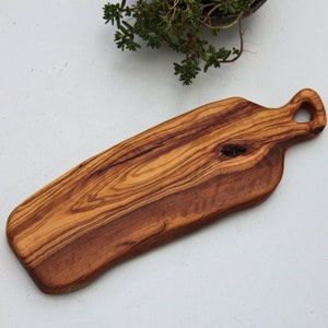 Spanish Olive Wood Board | Live edge and organic grain | Rustic farmhouse cutting board | Cheeese board or charcuterie board