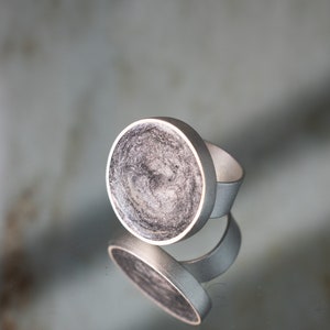 Silver ring with glitter enamel, handmade silver ring, chunky ring, unique ring, gift for her ring, modern statement ring, contemporary ring image 3