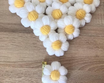 Crochet daisy flowers as an embellishment for chunky cardigan, baby cardigan to make floral sweater