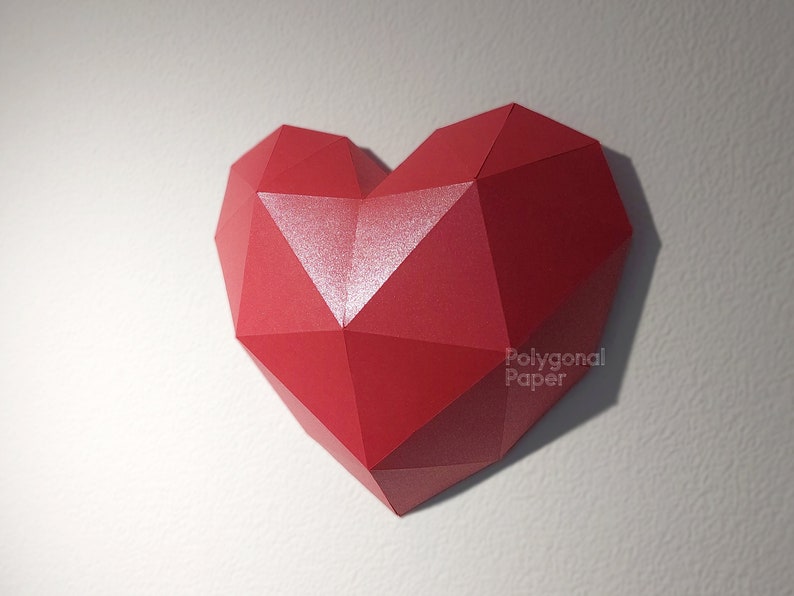 Corazón: Archivo PDF descargable digital para hacer modelos a partir de papel en la técnica Papercraft. Archivo SVG para cricut y silueta incluido. imagen 5