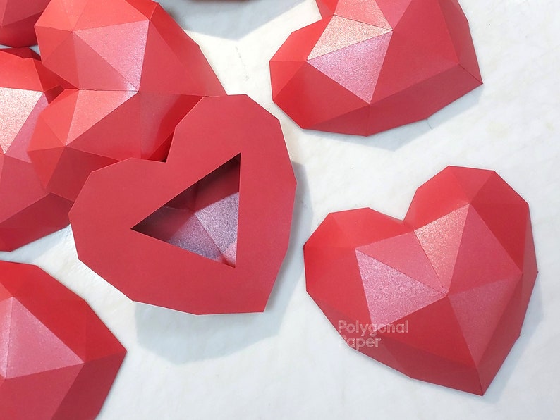 Corazón: Archivo PDF descargable digital para hacer modelos a partir de papel en la técnica Papercraft. Archivo SVG para cricut y silueta incluido. imagen 2