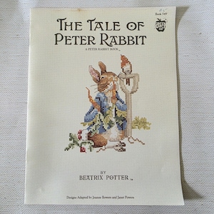 The Tale of Peter Rabbit - Beatrix Potter - 12 cross stitch designs - Green Apple