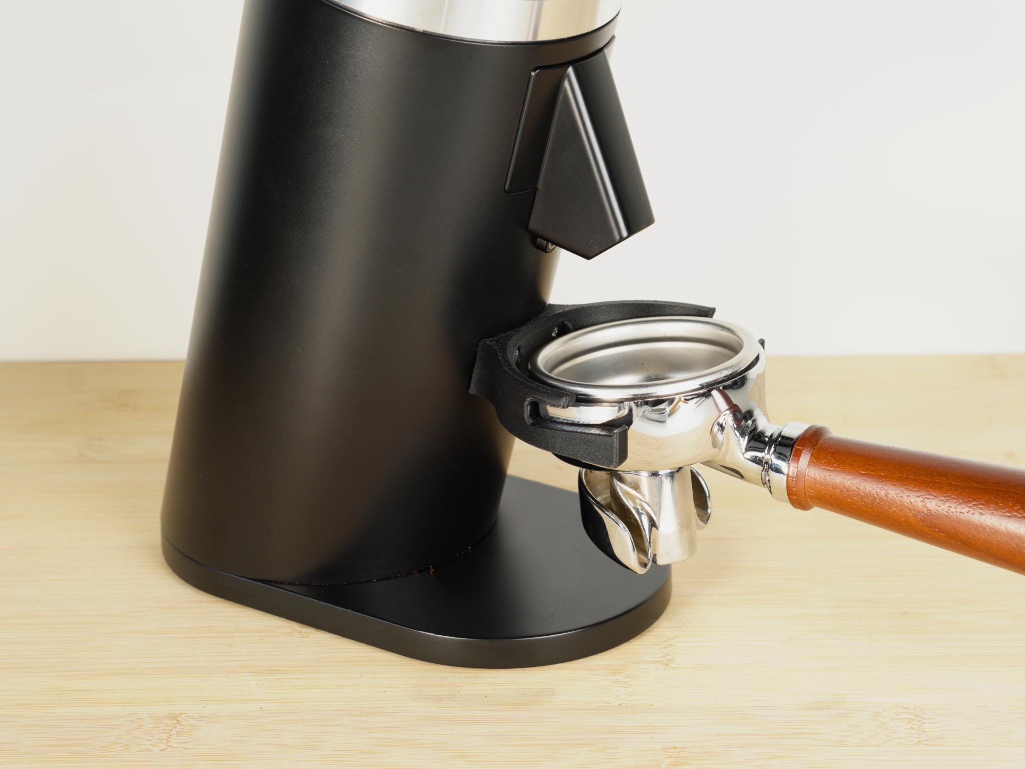 DF54 Improved Portafilter Holder and Magnetic Funnel (58mm Size, 2