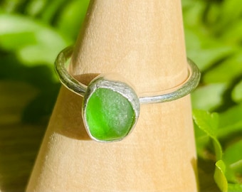 Sea glass ring - green